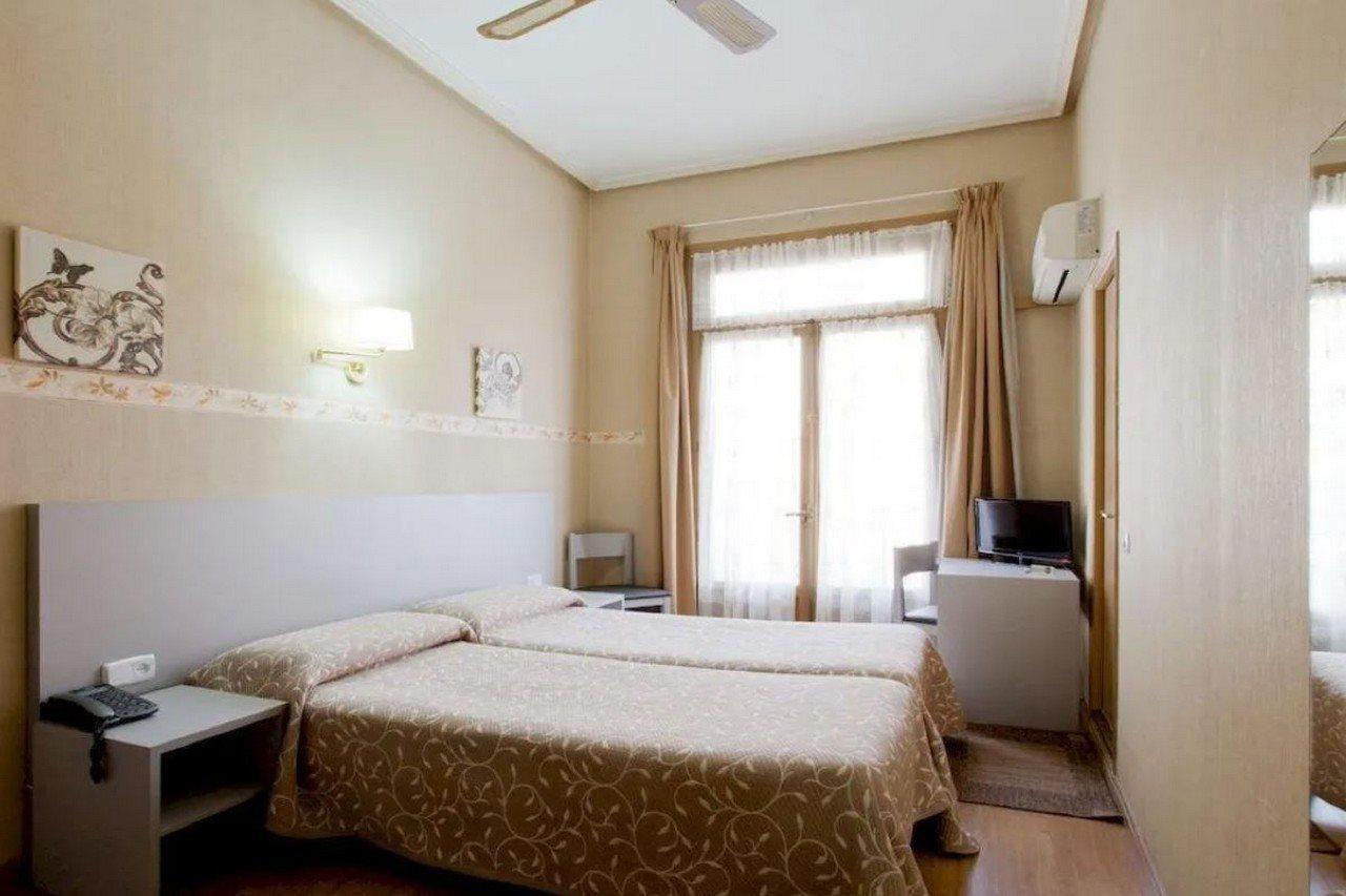 Hostal Andorra Madrid Exterior foto