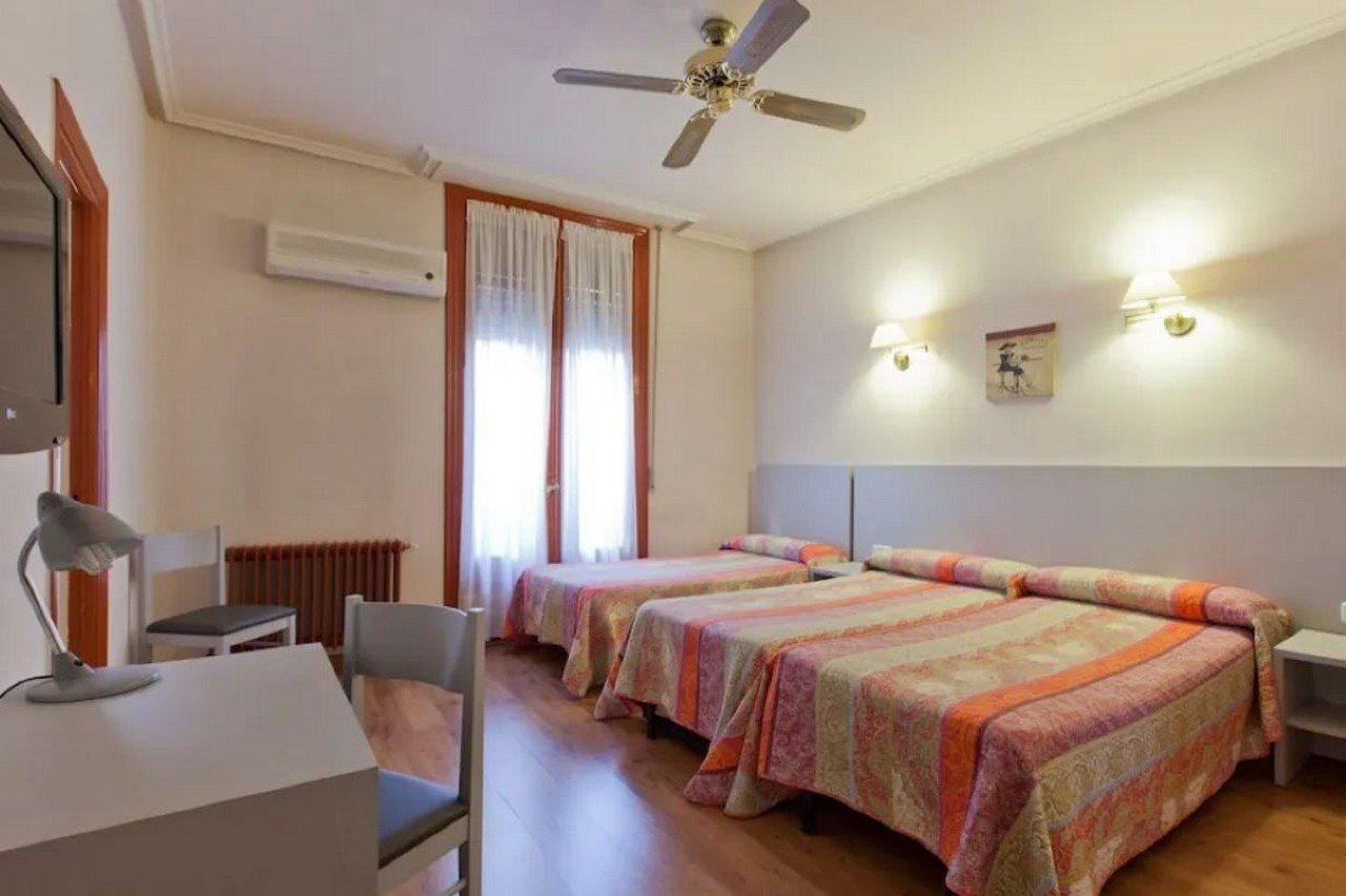 Hostal Andorra Madrid Exterior foto
